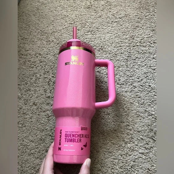 Limited Edition Stanley X Wicked Glinda Pink Quencher H2.0 Tumbler - Picture 2 of 7